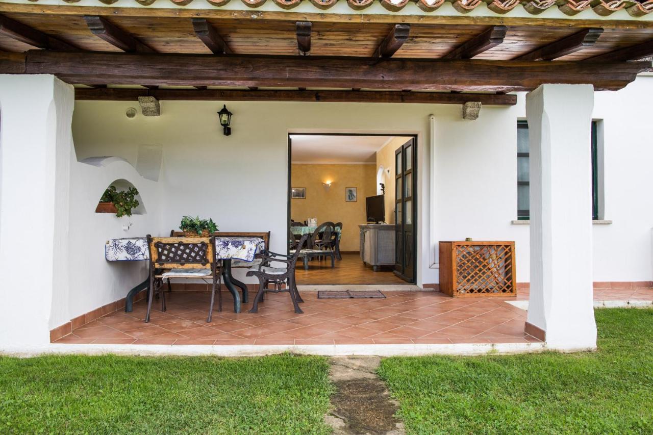 Villa Iris With Pool Baja Sardinia Exterior foto