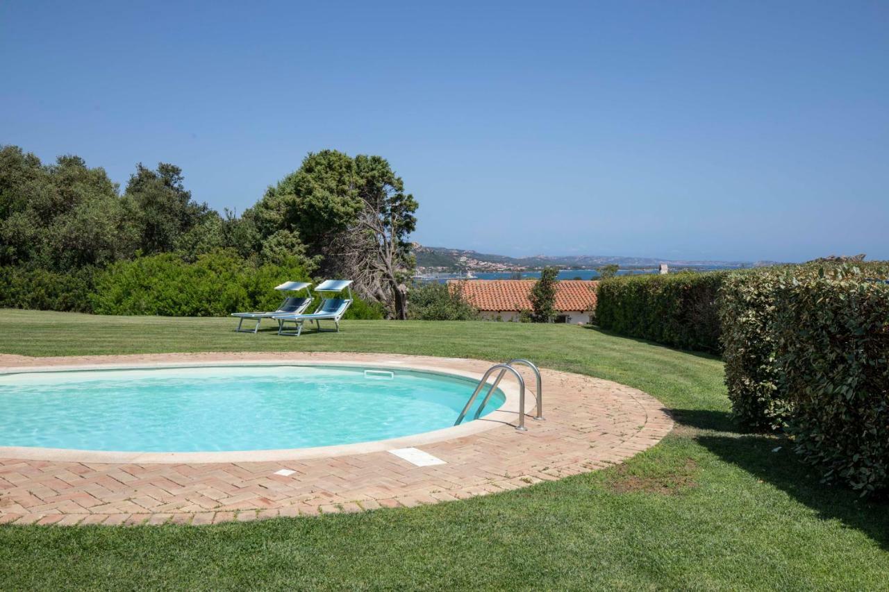 Villa Iris With Pool Baja Sardinia Exterior foto