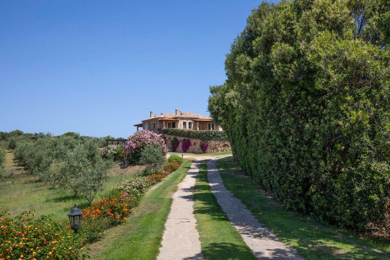 Villa Iris With Pool Baja Sardinia Exterior foto