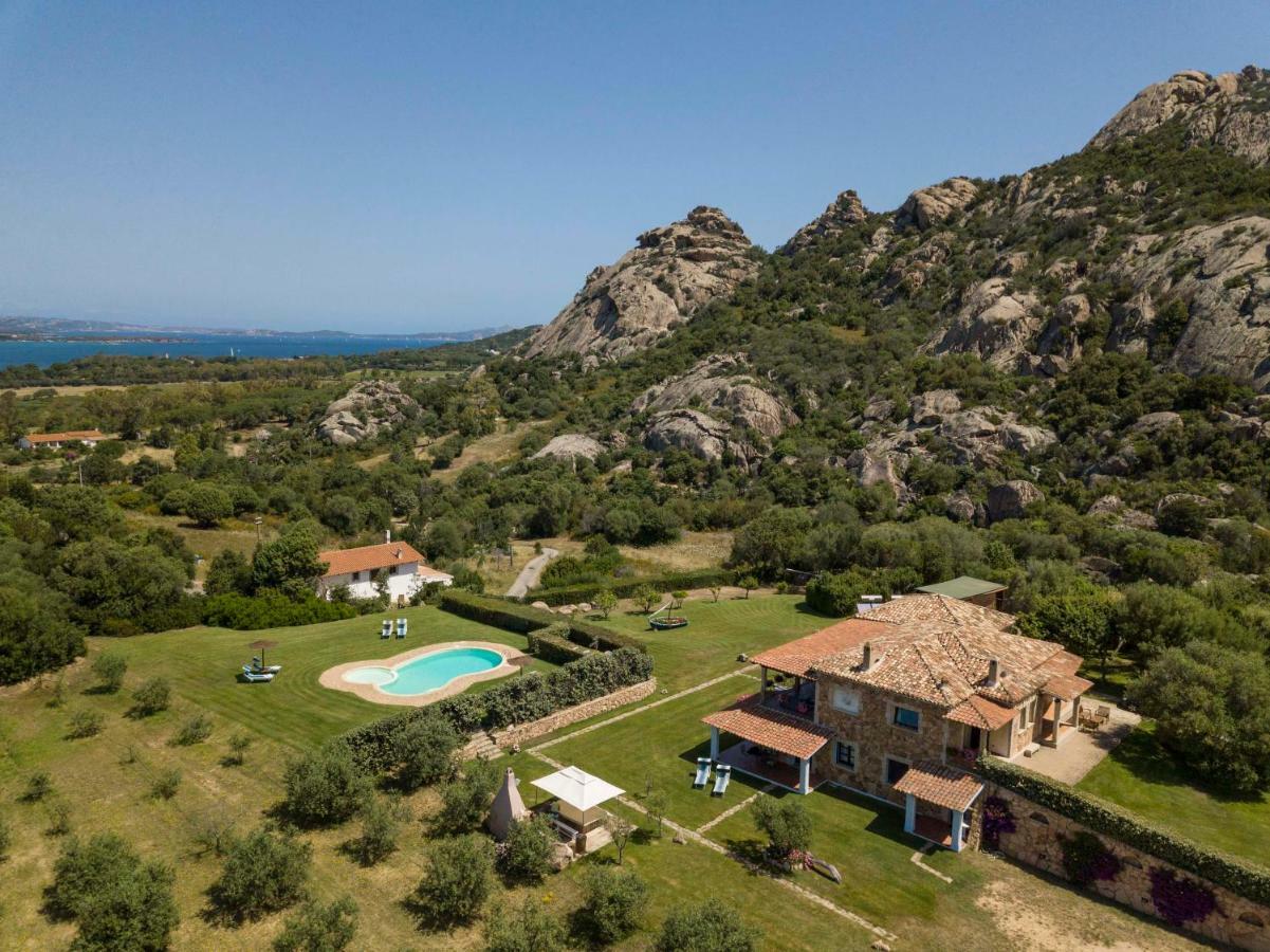 Villa Iris With Pool Baja Sardinia Exterior foto