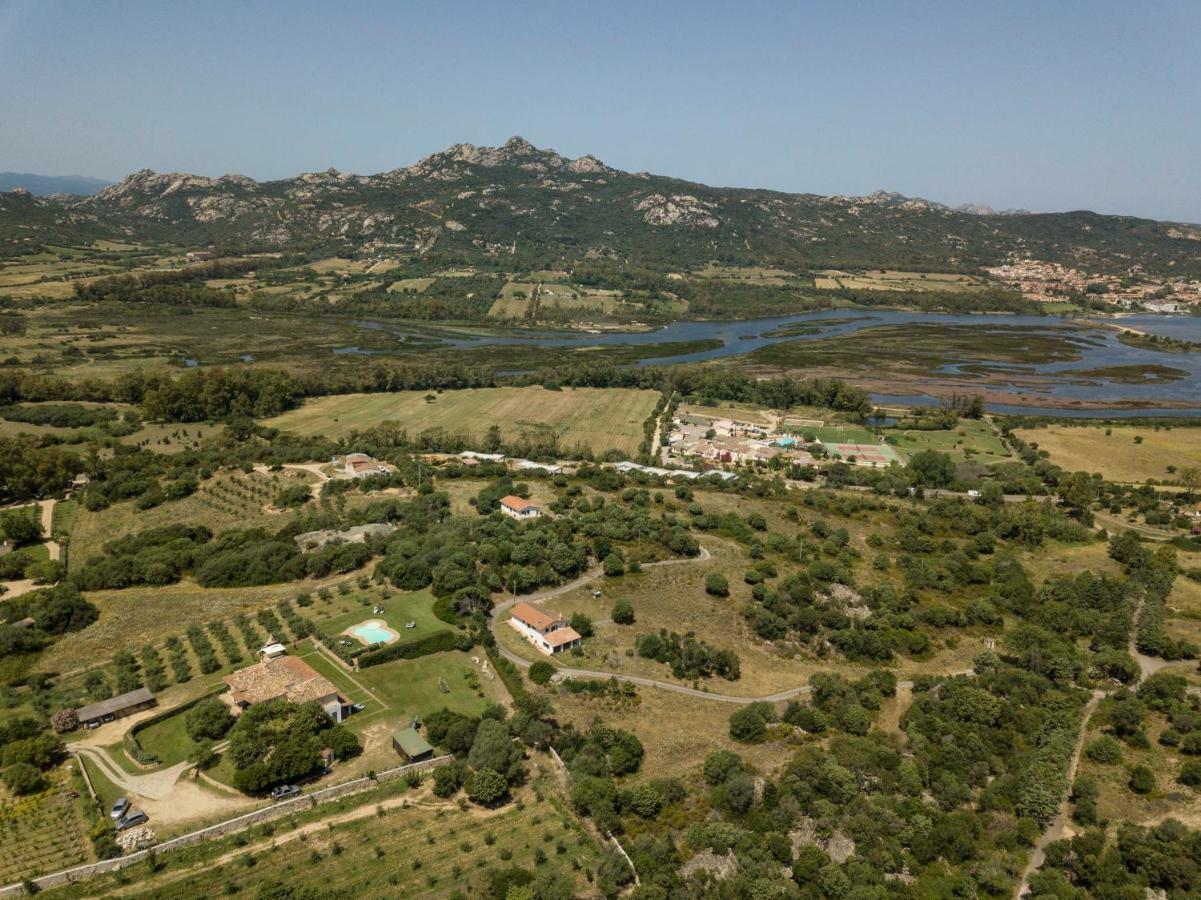 Villa Iris With Pool Baja Sardinia Exterior foto
