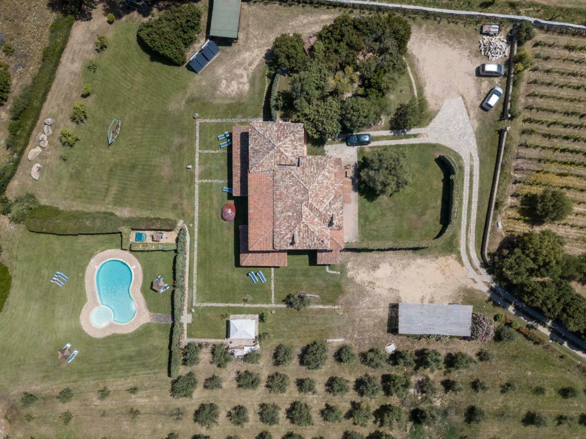 Villa Iris With Pool Baja Sardinia Exterior foto